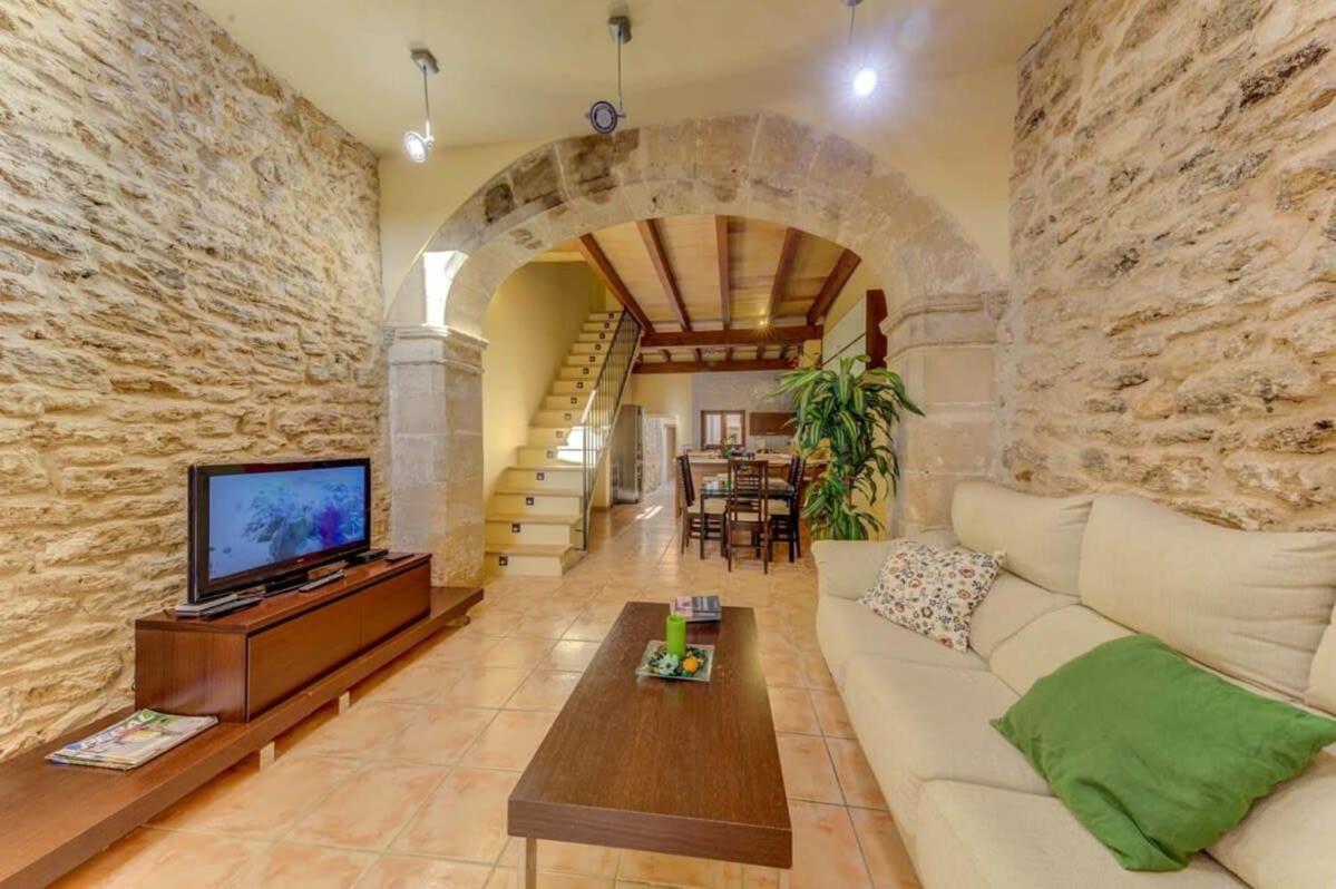 Casa Moll - In The Historical Town Of Holiday home *