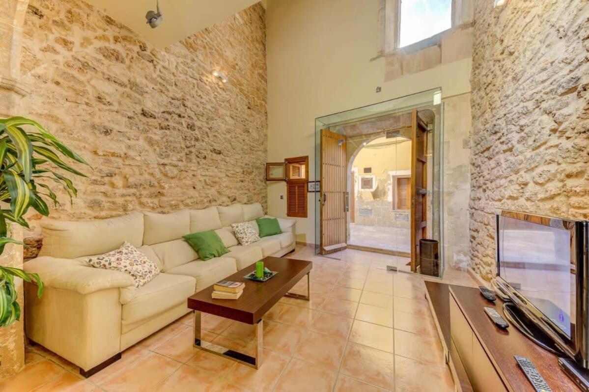 Casa Moll - In The Historical Town Of Alcudia (Mallorca)